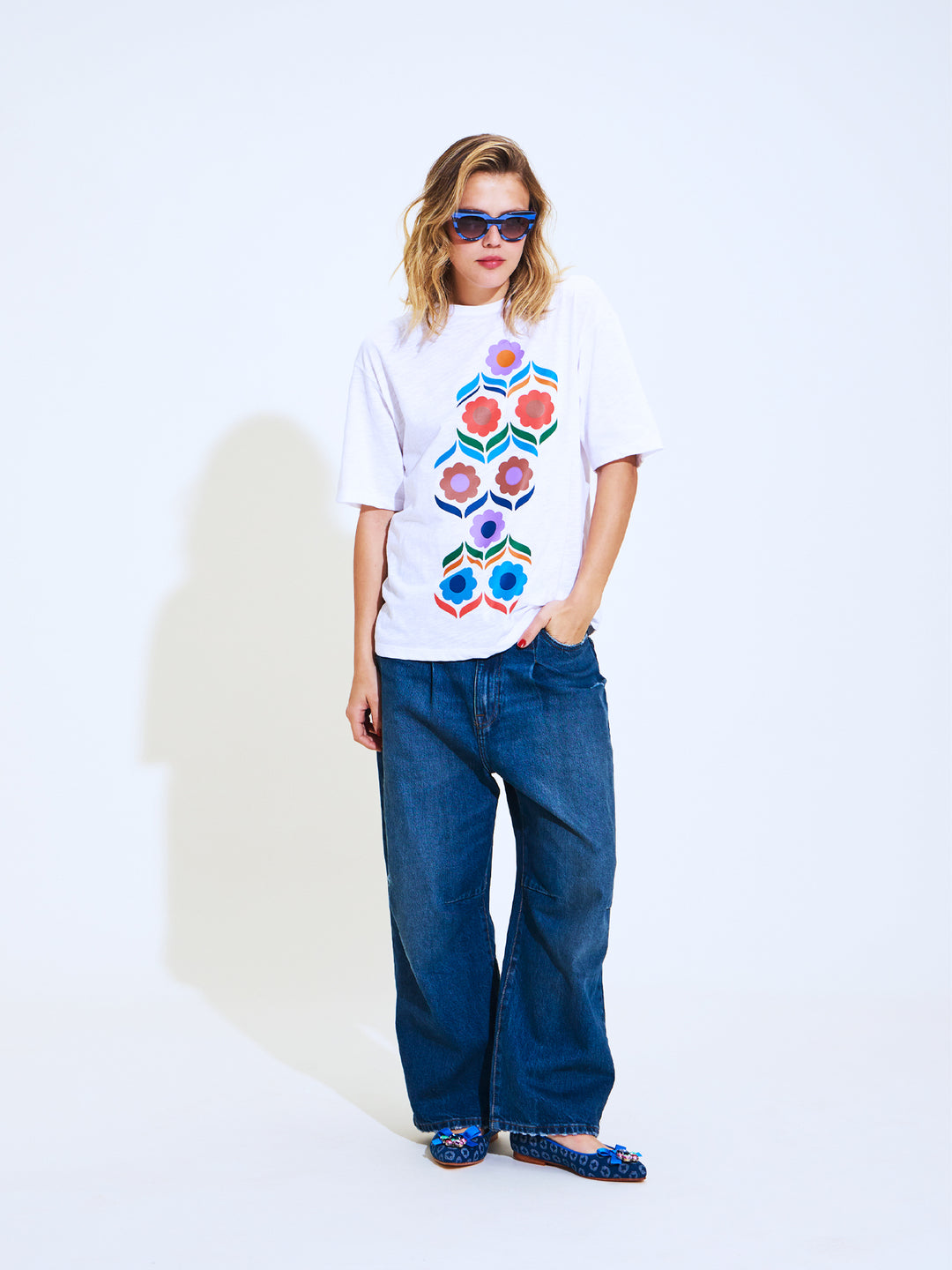 Sunday Flowers Tee